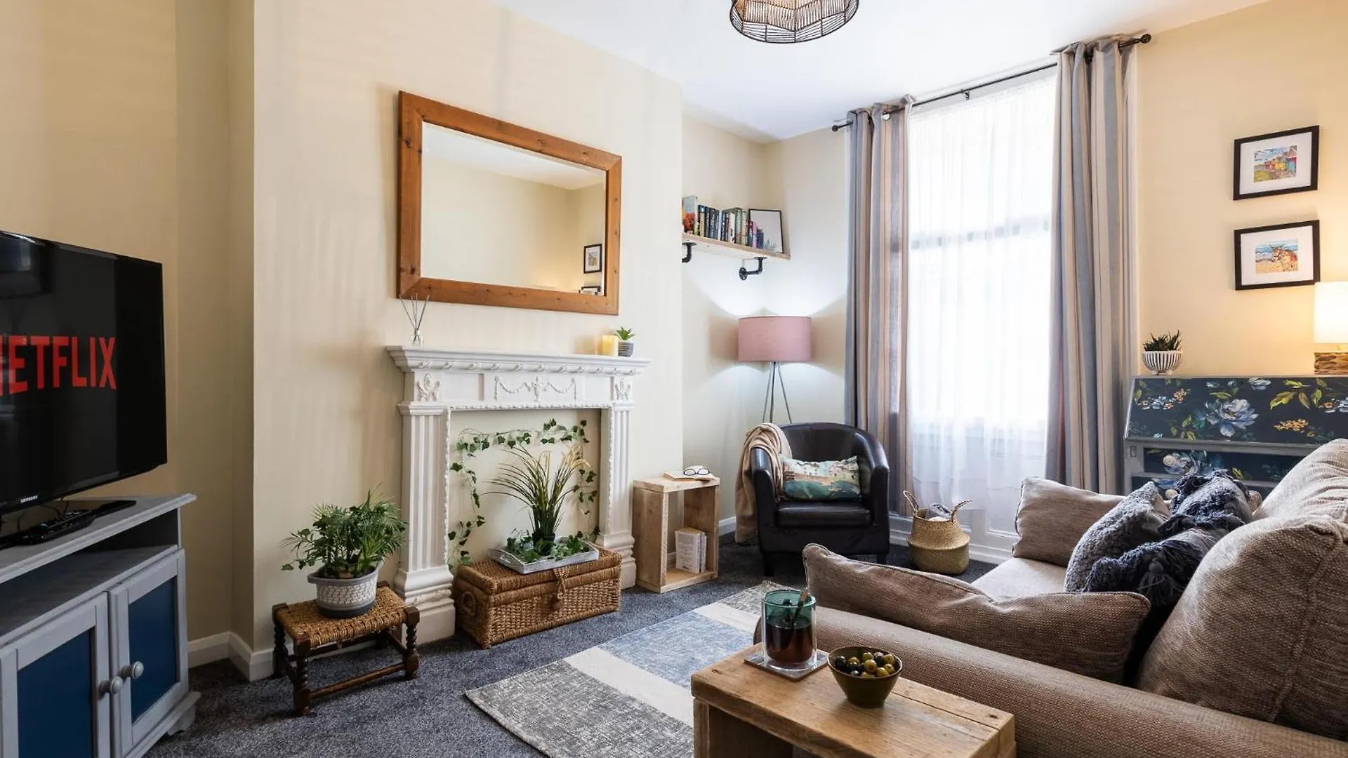 Castle Bay Apartment Scarborough